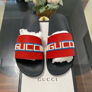 Men’s GUCCI slides, size 10, great condition